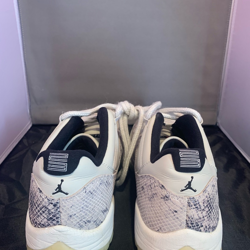 Air Jordan 11 Retro Low 'Light Bone Snakeskin' - Picture 4 of 8